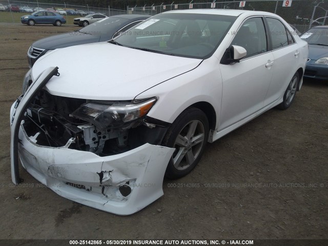 4T1BF1FK9CU605388 - 2012 TOYOTA CAMRY SE/LE/XLE WHITE photo 2