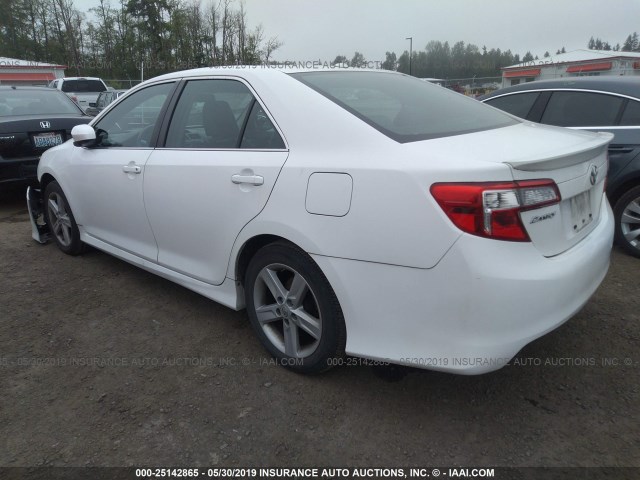 4T1BF1FK9CU605388 - 2012 TOYOTA CAMRY SE/LE/XLE WHITE photo 3