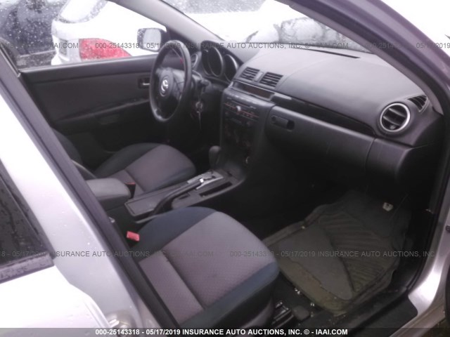 JM1BK32F151346808 - 2005 MAZDA 3 I SILVER photo 5