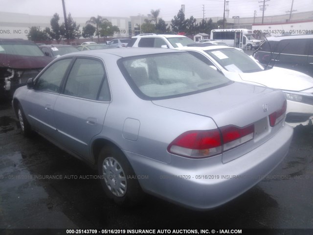 1HGCF86602A155457 - 2002 HONDA ACCORD VALUE SILVER photo 3