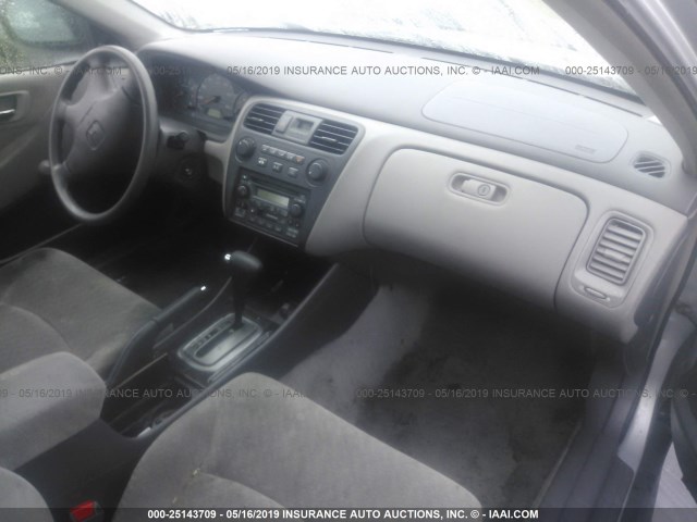 1HGCF86602A155457 - 2002 HONDA ACCORD VALUE SILVER photo 5