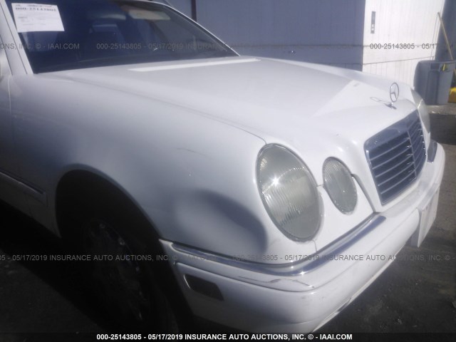 WDBJF65F5WA493033 - 1998 MERCEDES-BENZ E 320 WHITE photo 6