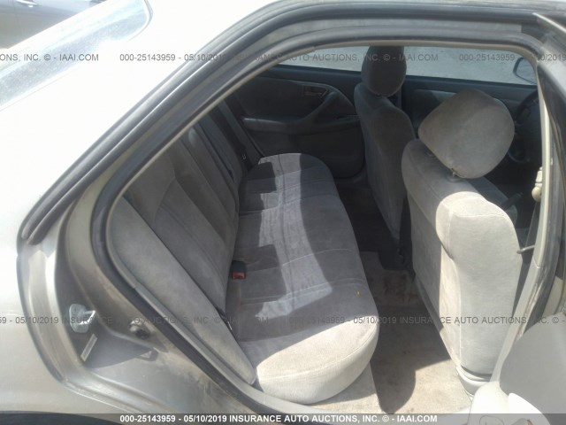 4T1BG22K1WU280846 - 1998 TOYOTA CAMRY CE/LE/XLE 灰色 照片 8