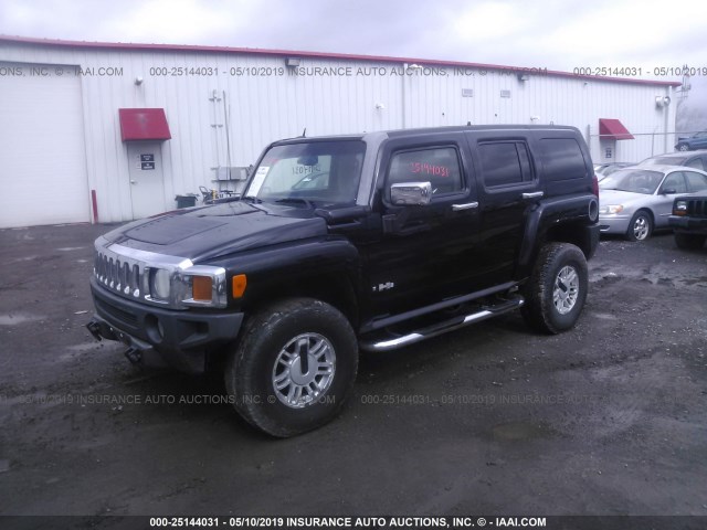 5GTDN136568162945 - 2006 HUMMER H3 BLACK photo 2