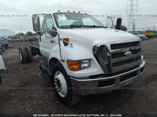 3FRNF65B08V068323 - 2008 FORD F650 SUPER DUTY WHITE photo 1