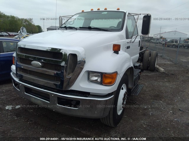 3FRNF65B08V068323 - 2008 FORD F650 SUPER DUTY WHITE photo 2