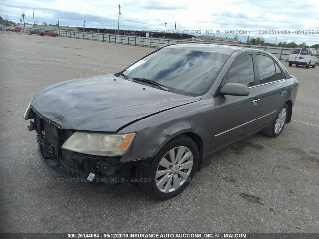 5NPEU4AF6AH580508 - 2010 HYUNDAI SONATA SE/LIMITED GRAY photo 2