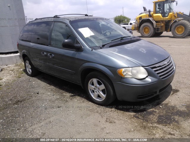 2C8GP44R55R163202 - 2005 CHRYSLER TOWN & COUNTRY LX BLUE photo 1