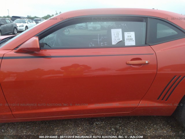 2G1FE1EV7A9222248 - 2010 CHEVROLET CAMARO LS ORANGE photo 6