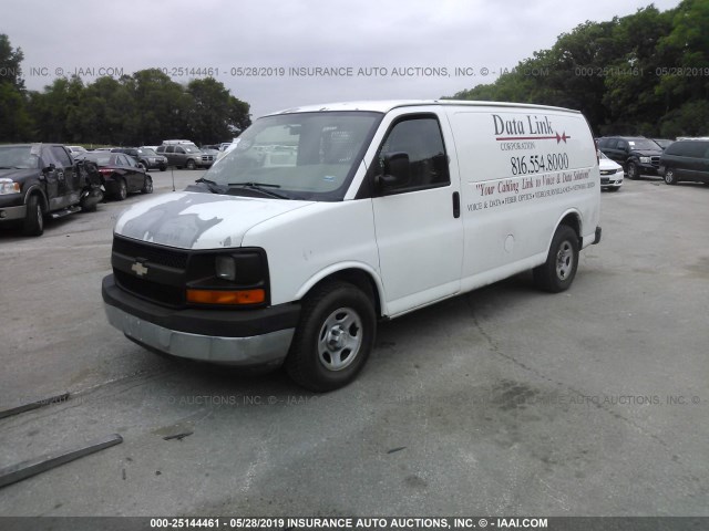 1GCFG15X461203543 - 2006 CHEVROLET EXPRESS G1500  WHITE photo 2