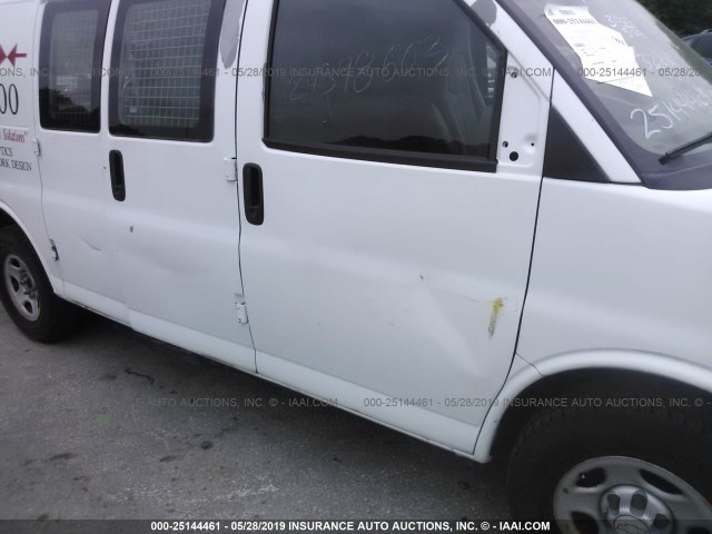 1GCFG15X461203543 - 2006 CHEVROLET EXPRESS G1500  WHITE photo 6