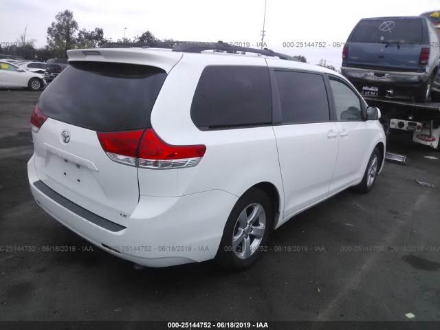 5TDKK3DC7DS322050 - 2013 TOYOTA SIENNA WHITE photo 4