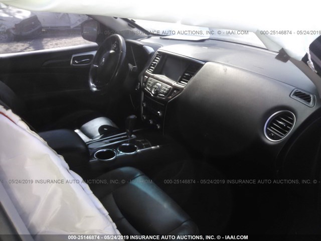 5N1AR2MN7EC652448 - 2014 NISSAN PATHFINDER S/SV/SL/PLATINUM GRAY photo 5