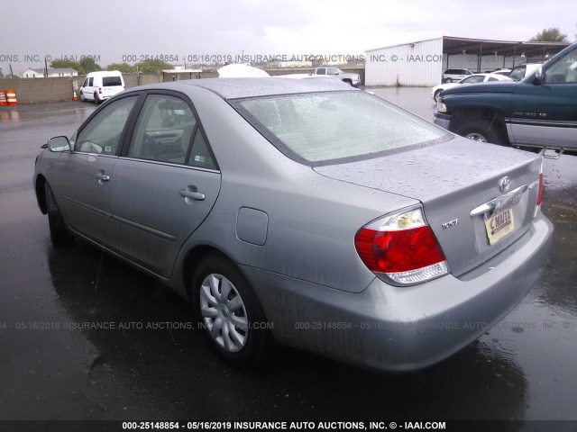 4T1BE32K75U546719 - 2005 TOYOTA CAMRY LE/XLE/SE GRAY photo 3