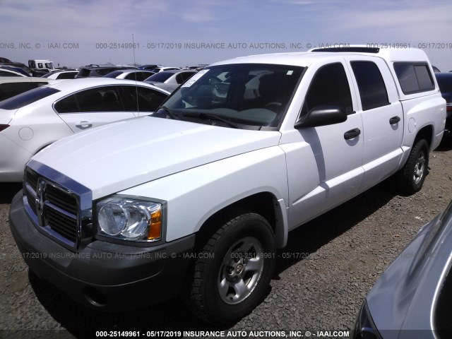 1D7HE28N75S204358 - 2005 DODGE DAKOTA QUAD/ST WHITE photo 2