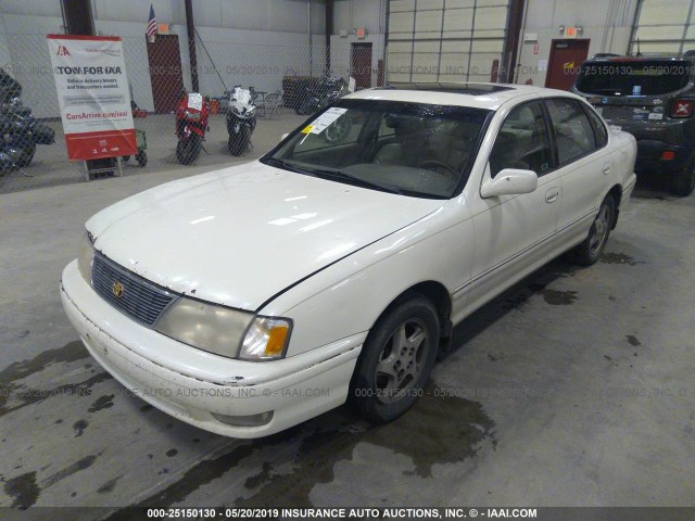 4T1BF18BXXU313025 - 1999 TOYOTA AVALON XL/XLS WHITE photo 2