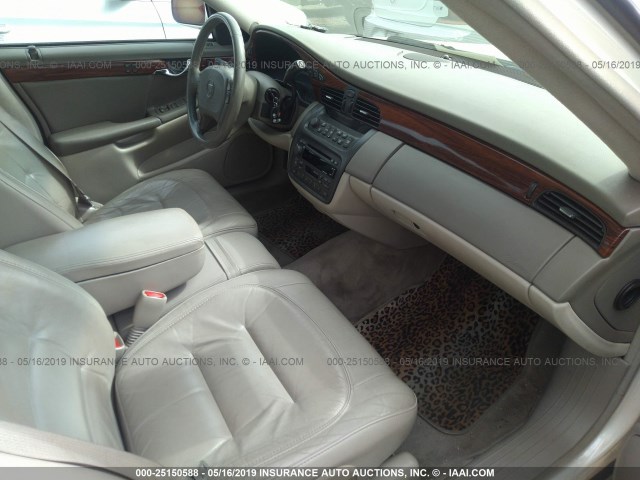 1G6KD54Y53U273526 - 2003 CADILLAC DEVILLE 白色 照片 5