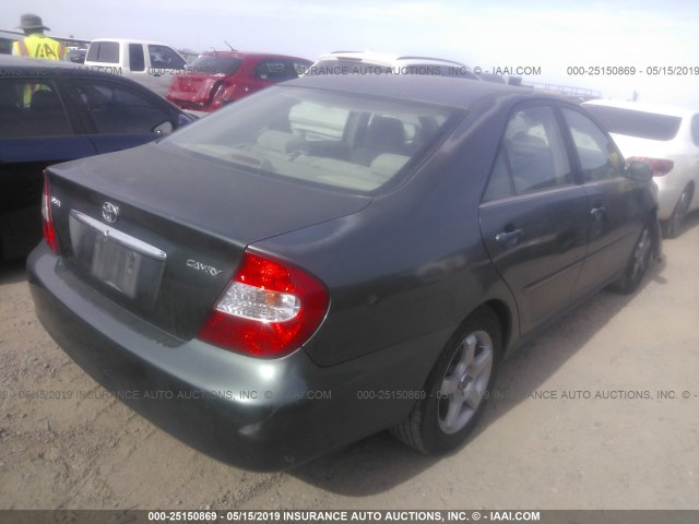 JTDBE32K420038554 - 2002 TOYOTA CAMRY LE/XLE/SE GREEN photo 4