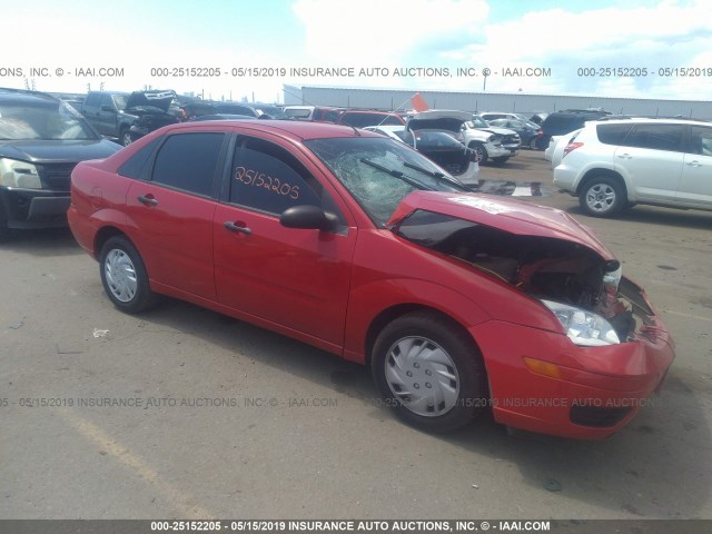 1FAHP34NX5W305148 - 2005 FORD FOCUS ZX4 RED photo 1