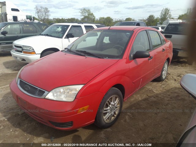 1FAFP34N85W224608 - 2005 FORD FOCUS ZX4 RED photo 2