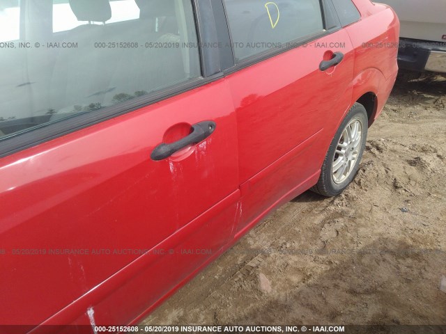 1FAFP34N85W224608 - 2005 FORD FOCUS ZX4 RED photo 6