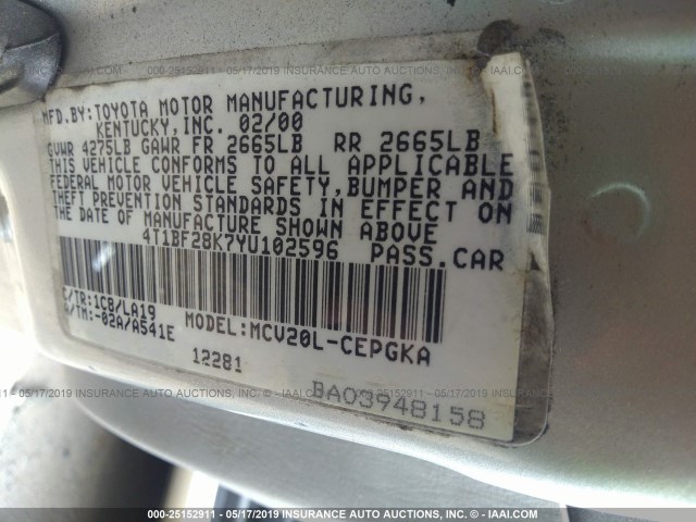 4T1BF28K7YU102596 - 2000 TOYOTA CAMRY LE/XLE Grau Foto 9