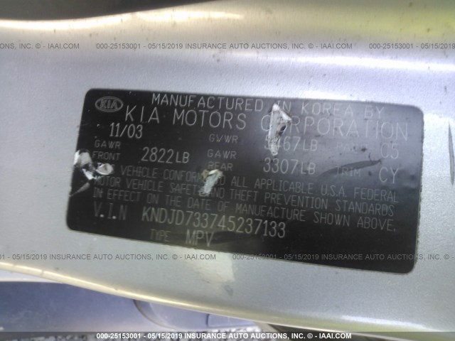 KNDJD733745237133 - 2004 KIA SORENTO EX/LX SILVER photo 9