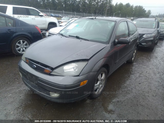 3FAHP31Z63R175229 - 2003 FORD FOCUS ZX3 GRAY photo 2