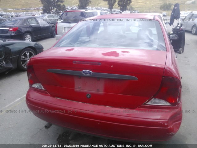 1FAFP34N85W262789 - 2005 FORD FOCUS ZX4 RED photo 6