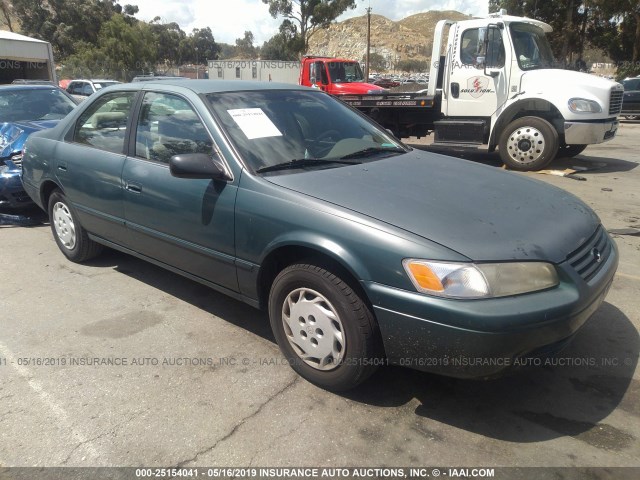 JT2BG22K8W0261196 - 1998 TOYOTA CAMRY CE/LE/XLE GREEN photo 1