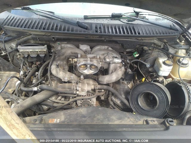 5LMFU27R94LJ40141 - 2004 LINCOLN NAVIGATOR 白色 照片 10