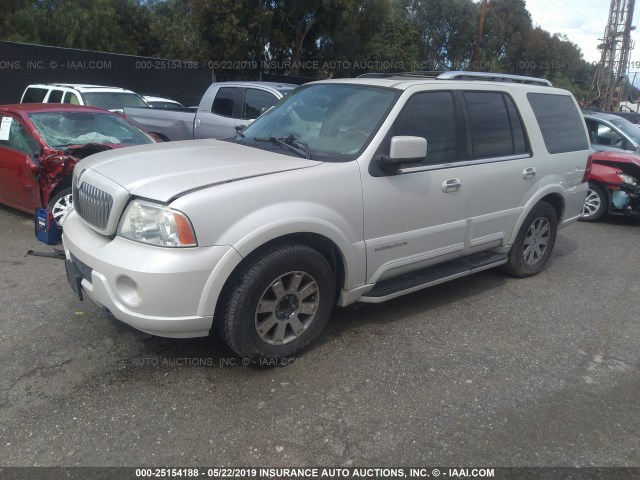 5LMFU27R94LJ40141 - 2004 LINCOLN NAVIGATOR 白色 照片 2