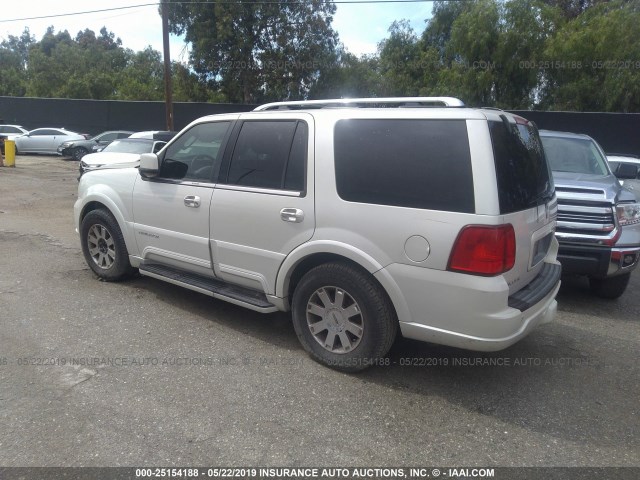 5LMFU27R94LJ40141 - 2004 LINCOLN NAVIGATOR 白色 照片 3