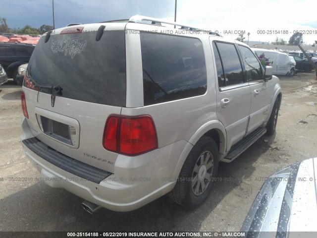 5LMFU27R94LJ40141 - 2004 LINCOLN NAVIGATOR 白色 照片 4