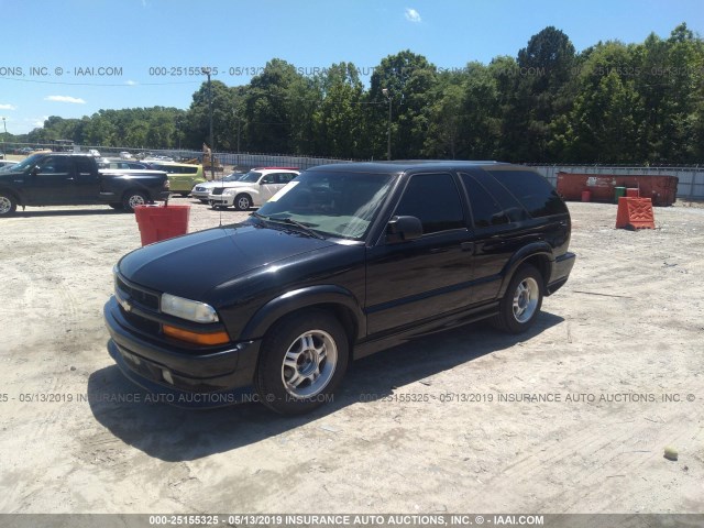 1GNCS18W22K198729 - 2002 CHEVROLET BLAZER BLACK photo 2