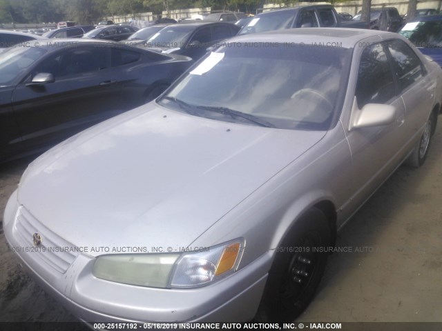 4T1BF28K9WU927486 - 1998 TOYOTA CAMRY CE/LE/XLE GOLD photo 2