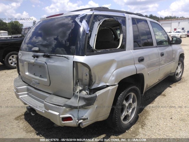 1GNDS13S862349426 - 2006 CHEVROLET TRAILBLAZER LS/LT SILVER photo 4