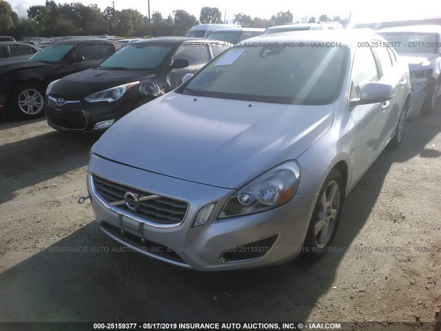 YV1622FS4C2121321 - 2012 VOLVO S60 T5 SILVER photo 2