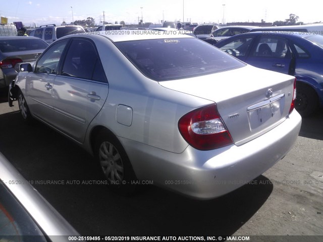 4T1BE32K43U749287 - 2003 TOYOTA CAMRY LE/XLE/SE SILVER photo 3