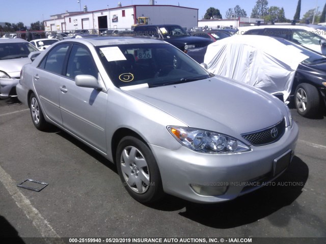 4T1BE32K65U538322 - 2005 TOYOTA CAMRY LE/XLE/SE SILVER photo 1