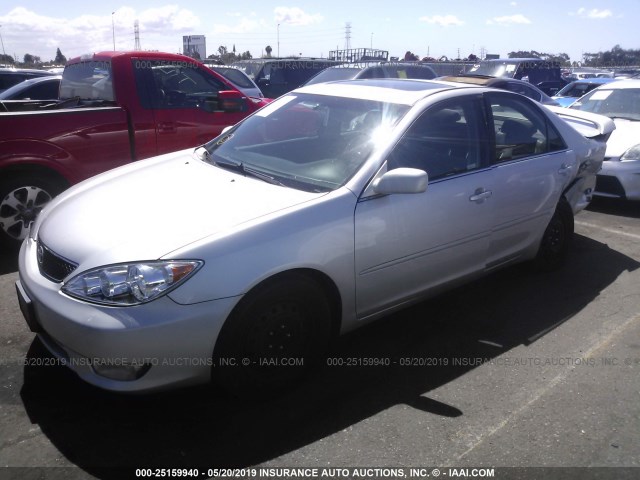 4T1BE32K65U538322 - 2005 TOYOTA CAMRY LE/XLE/SE SILVER photo 2