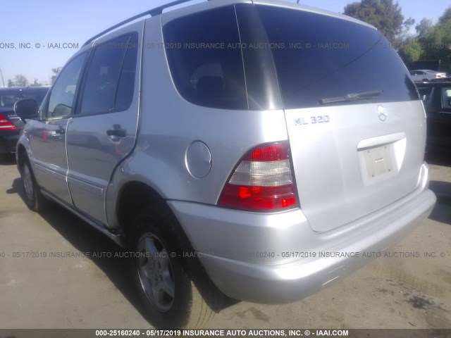 4JGAB54E71A255043 - 2001 MERCEDES-BENZ ML 320 SILVER photo 3