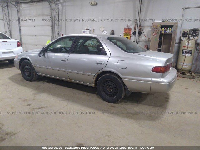 4T1BG28K21U779025 - 2001 TOYOTA CAMRY CE/LE/XLE ვერცხლისფერი ფოტო 3