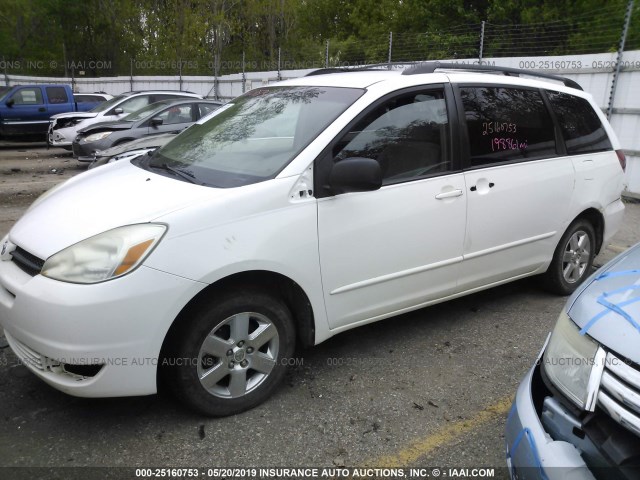 5TDZA23CX4S110076 - 2004 TOYOTA SIENNA CE/LE WHITE photo 2