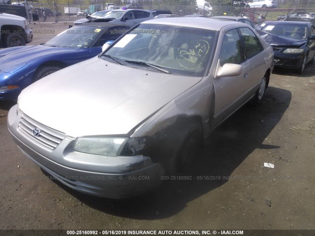 4T1BG22K0X606928 - 1999 TOYOTA CAMRY CE/LE/XLE TAN photo 2