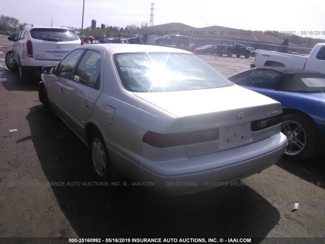 4T1BG22K0X606928 - 1999 TOYOTA CAMRY CE/LE/XLE TAN photo 3