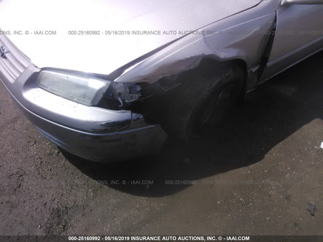 4T1BG22K0X606928 - 1999 TOYOTA CAMRY CE/LE/XLE TAN photo 6