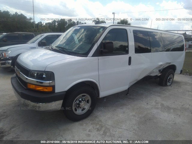 1GAZGPFP8K1162755 - 2019 CHEVROLET EXPRESS G3500 LT WHITE photo 2