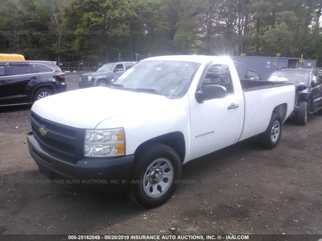 1GCNCPEXXBZ446571 - 2011 CHEVROLET SILVERADO C1500 WHITE photo 2