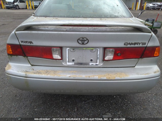 4T1BG22K41U833353 - 2001 TOYOTA CAMRY CE/LE/XLE SILVER photo 6